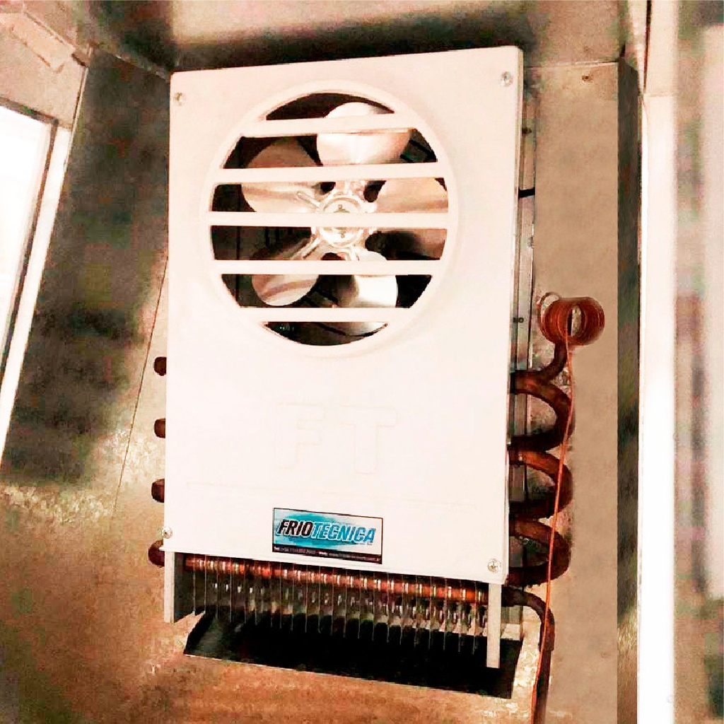 HELADERA VITRINA MOSTRADOR 2.40 M FRIO FORZADO - (1/2HP)