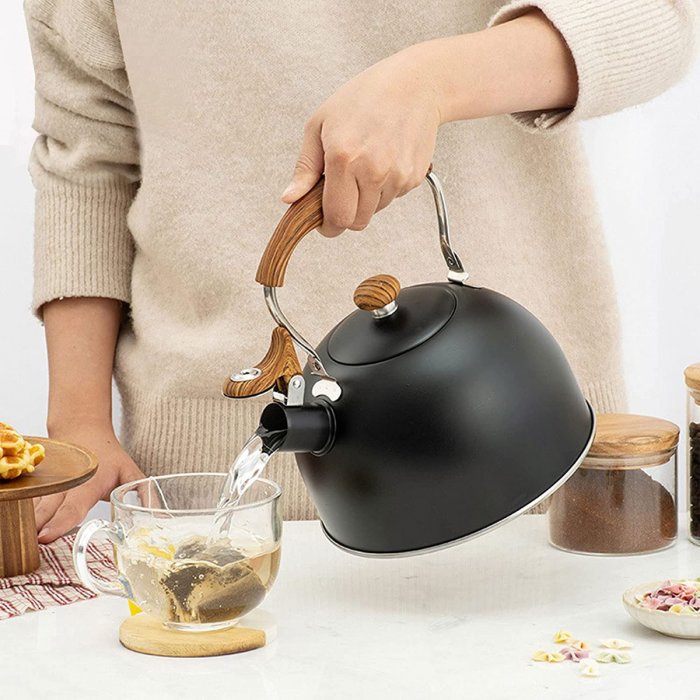 PAVA SILBADORA SAKURA SOHO ACERO INOX 2.5 L NEGRA COLOR